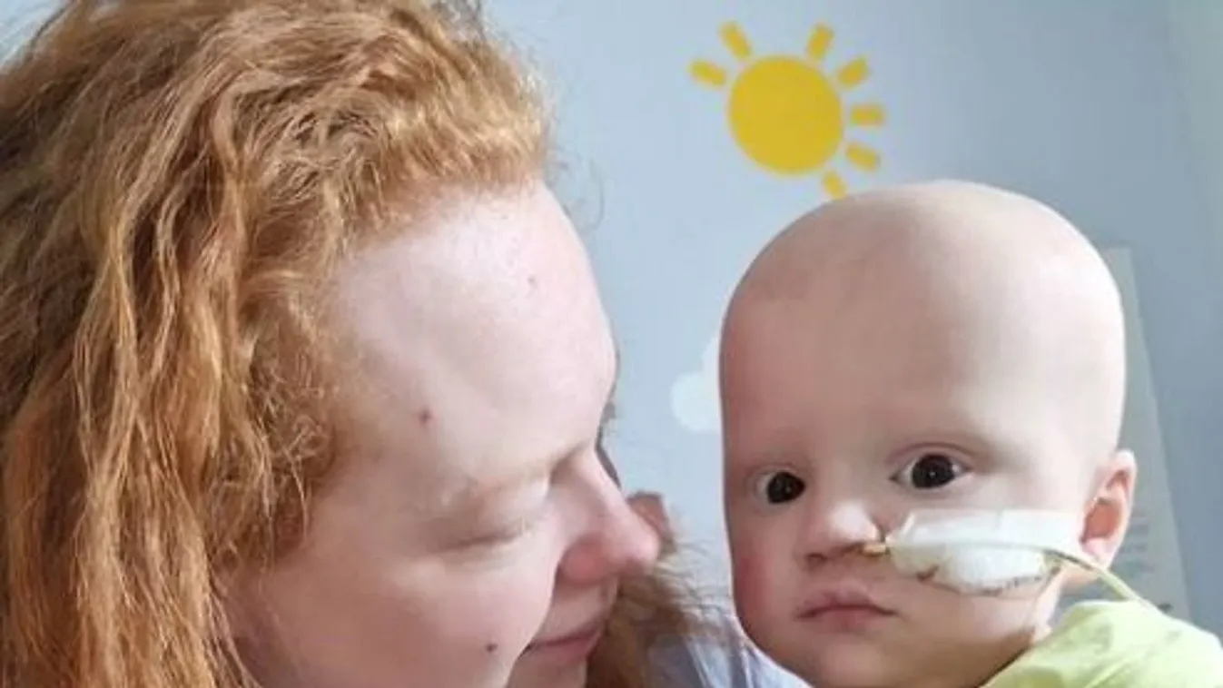Azt hitték, egyszerűen csak sápadt - most az életéért küzd az egyéves kisfiú