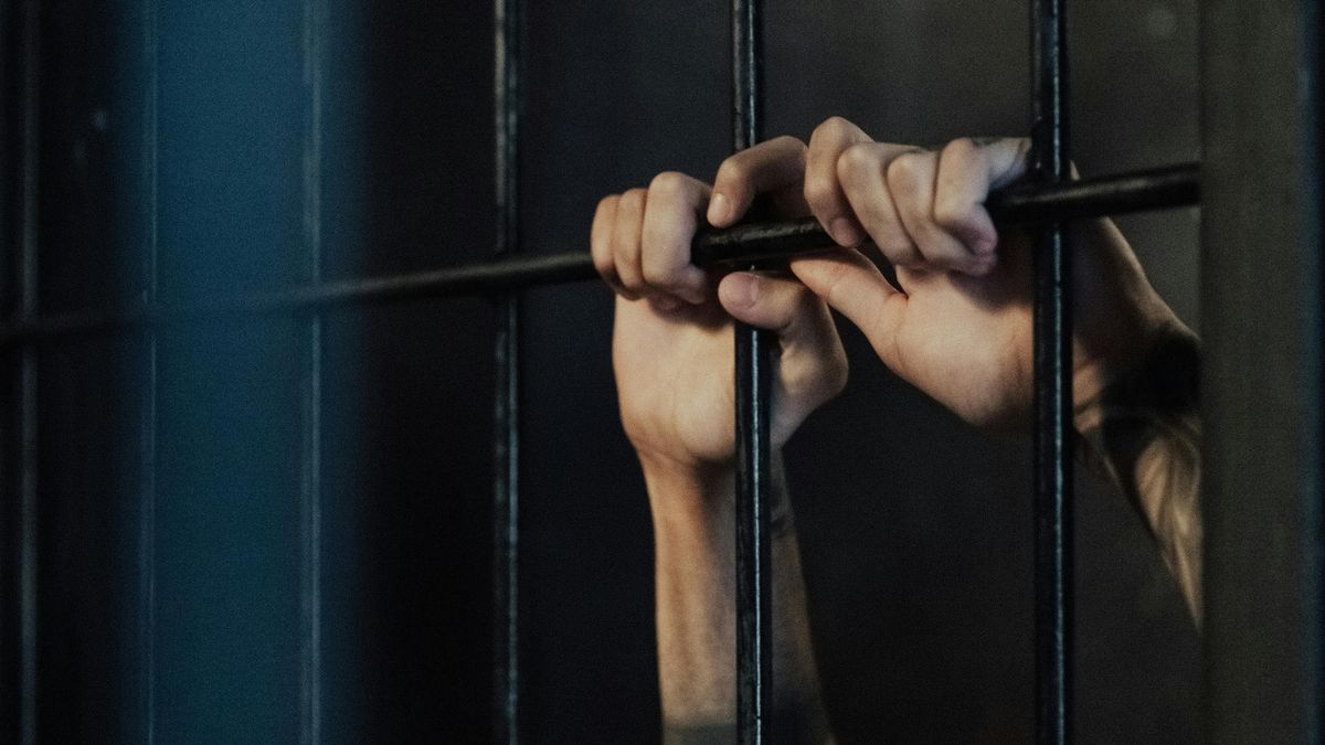 Bizalmukba férkőzött, majd szexuálisan zaklatta alkalmazottja gyerekeit