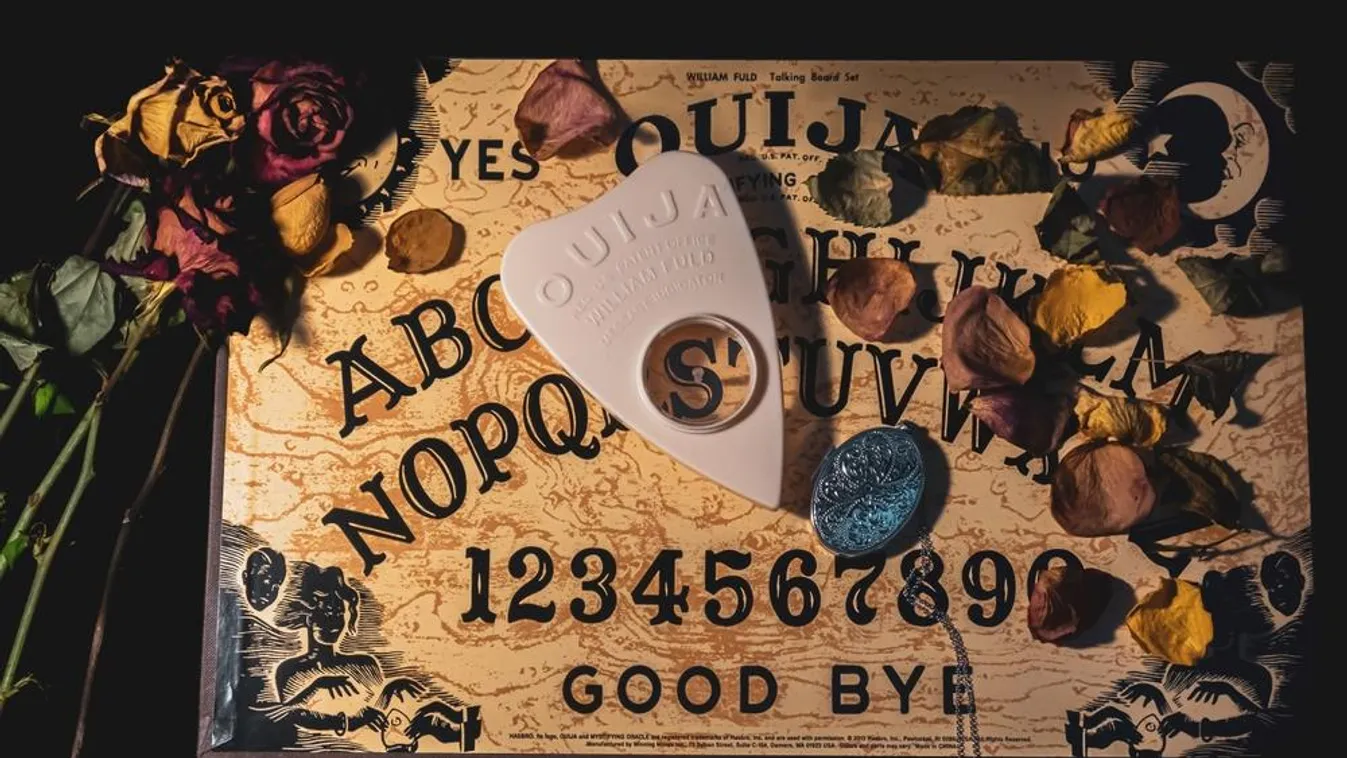Ouija: furcsa társasjáték vagy a történelem legfélelmetesebb szellemtáblája?