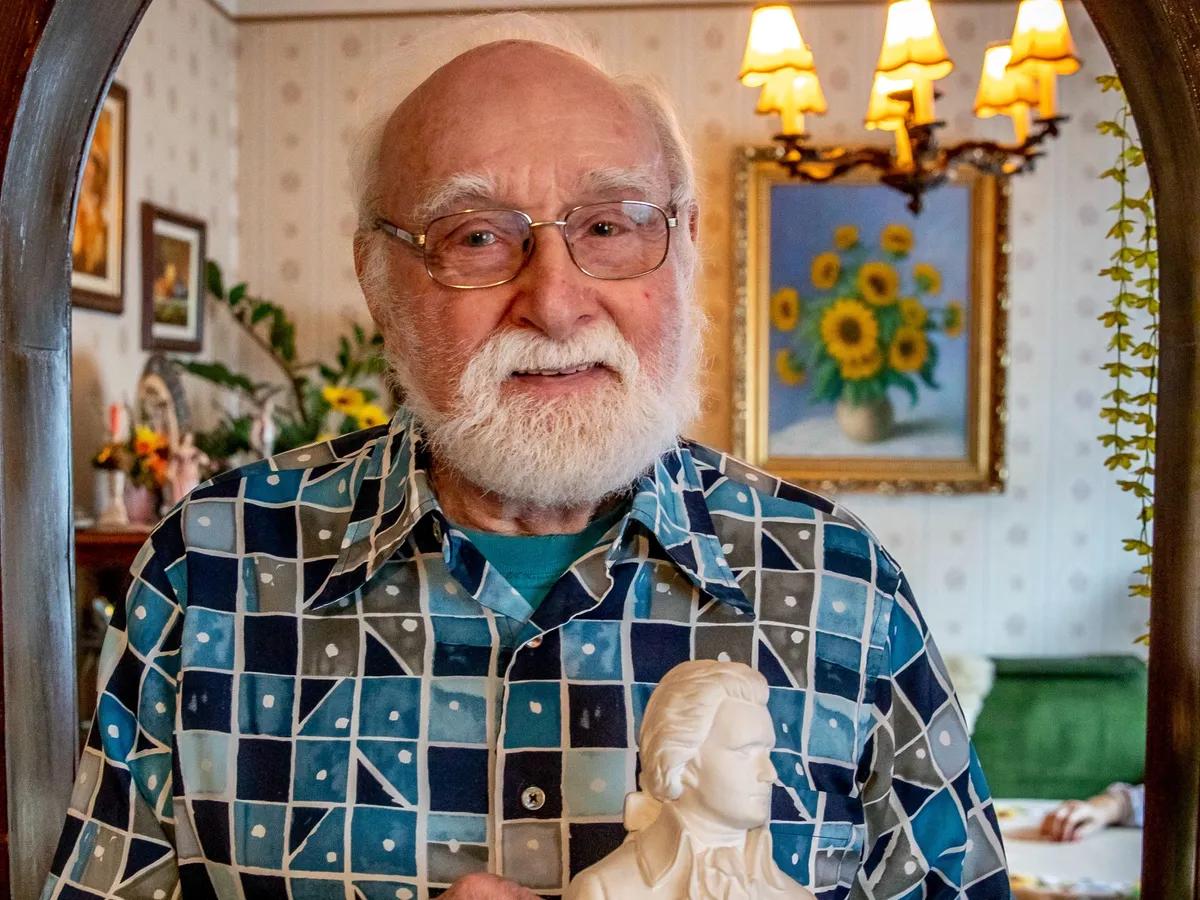 Baranyi László felesége, Végh Klára jelenleg 88 éves, de férje csak taknyosnak hívja a négy fal között.