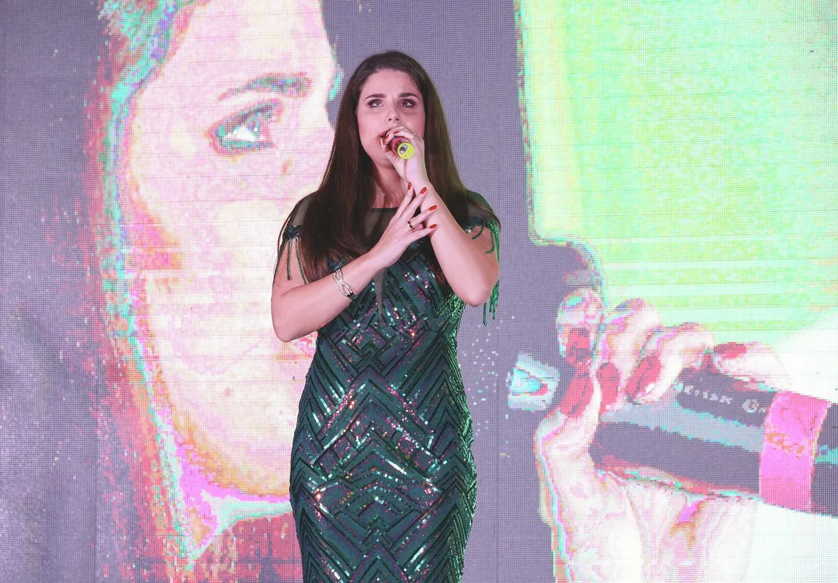 Agárdi Szilvi háza legéett.