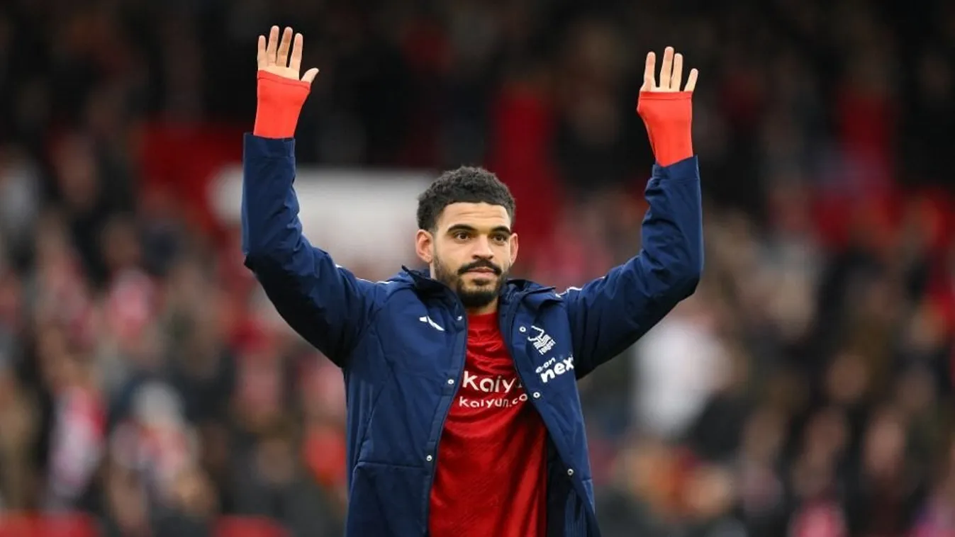 Vérig sértették Szoboszlait, nem áll le a Liverpool legendája