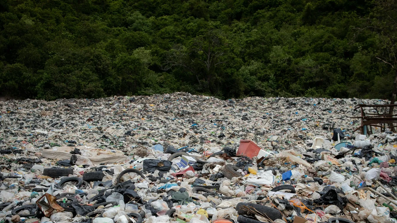 Megdöbbentő: 68 tonna hulladékot gyűjtött össze egy férfi Magyarországon