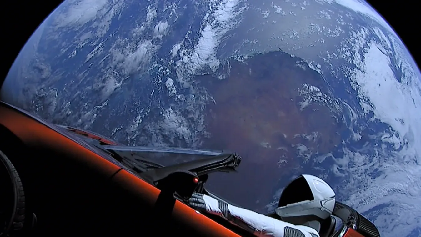 Hét éve lebeg az űrben Elon Musk Tesla Roadstere – Vajon mi lehet most az autóval?