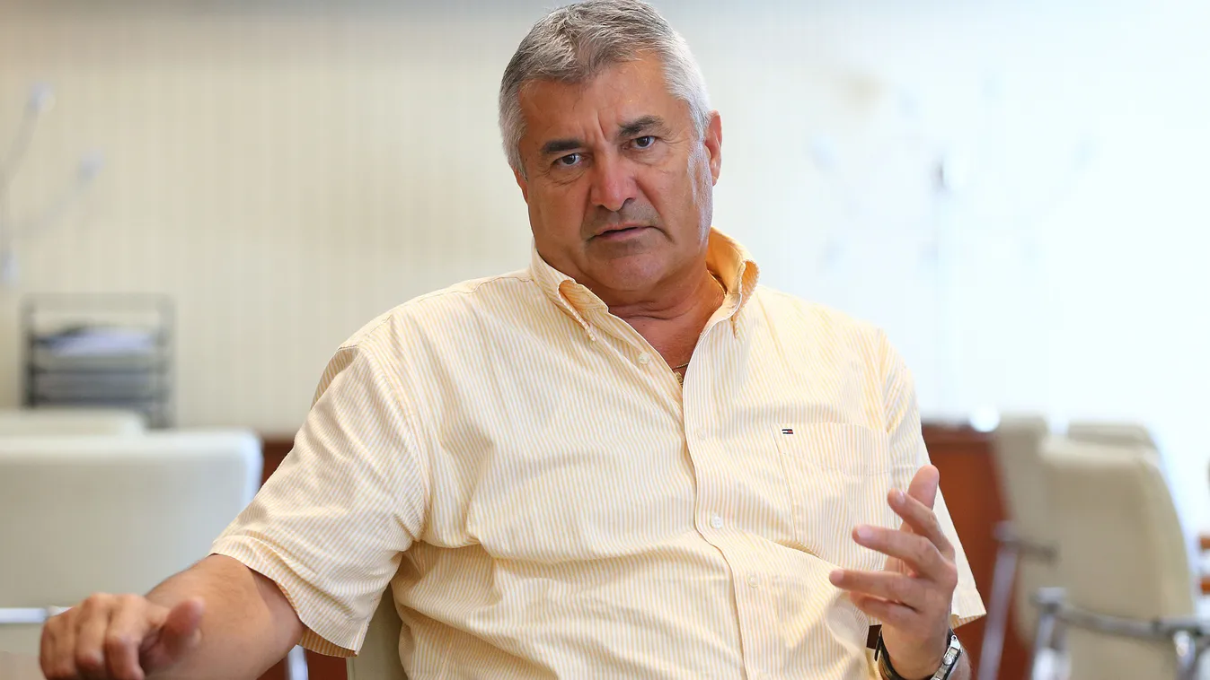 Negyedszer is apa lesz a magyar fociválogatott 68 éves korábbi csapatkapitánya