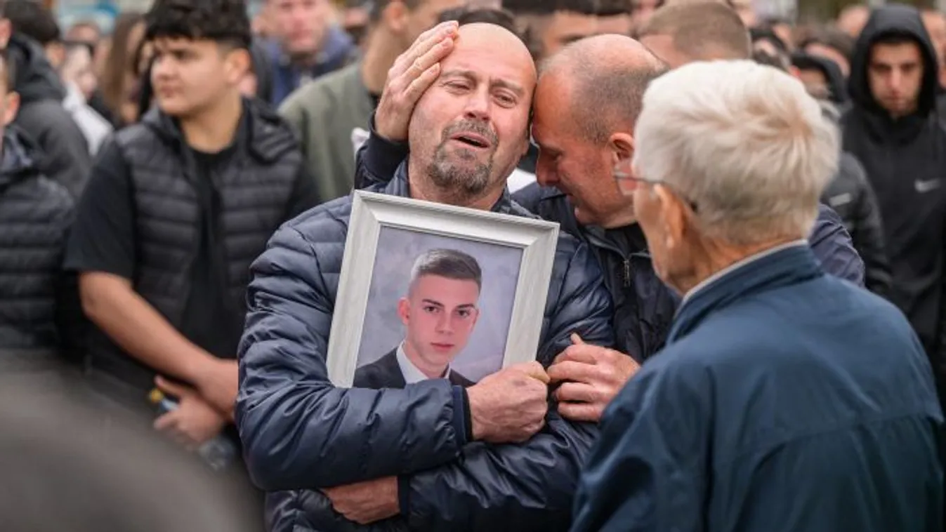 „Úgy égtek el, mint az egerek” – összeroppantak az észak-macedóniai diszkótűz fiatal áldozatainak szülei