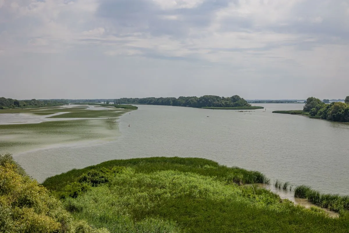 Nyaralóhajó Kisköre Tisza tó-7