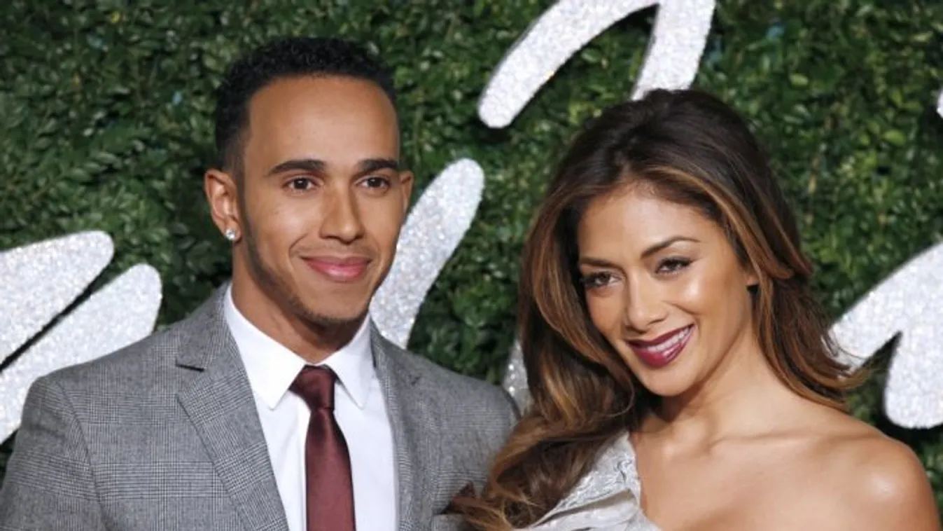 Kitálalt a szerelő, ilyen a szerelmes Lewis Hamilton