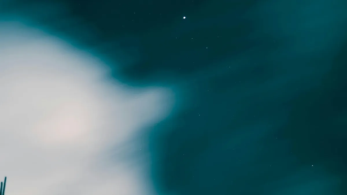 Az egykori amerikai vadászpilóta azt állítja, majdnem karambolozott egy UFO-val