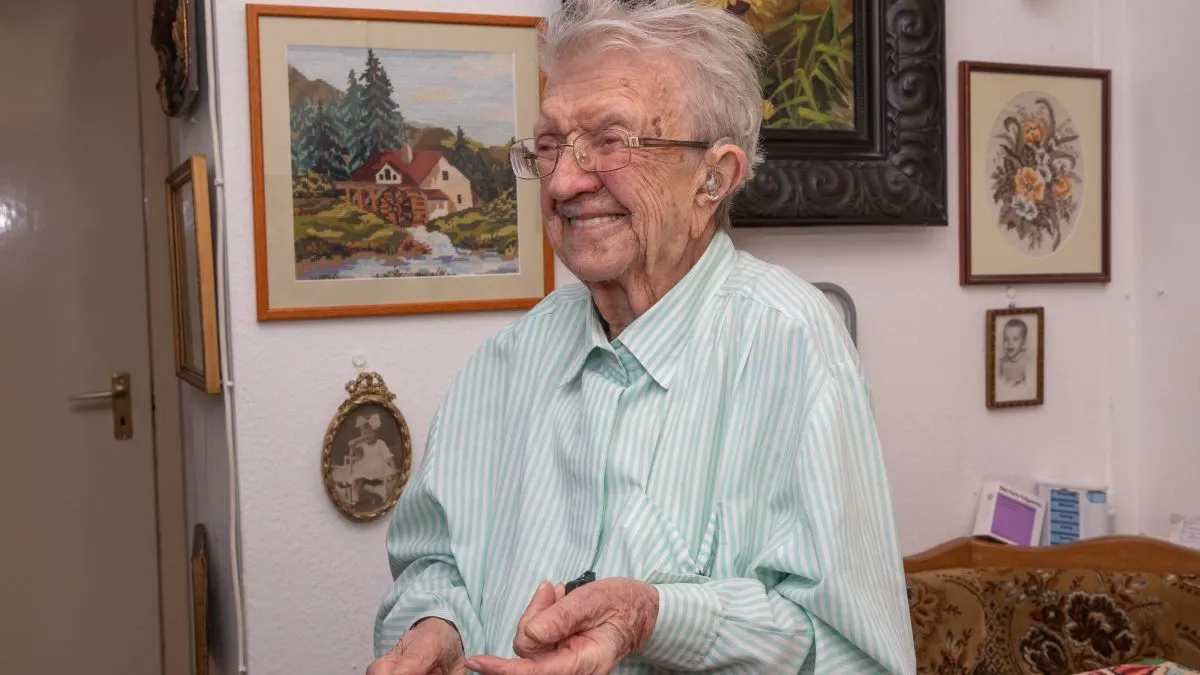 Az ország egyik legidősebb embere, a legidősebb gondosóra felhasználó a 107 éves Gizi néni, aki saját kezűleg írt levelet Nyitrai Zsoltnak. Gizi néni családjának története egészen az 1700-as évek elejéig nyúlik vissza. Erről mesélt a Borsnak.

Csap Leventné Nemecz Gizella, Gizi néni, gondosóra, 

