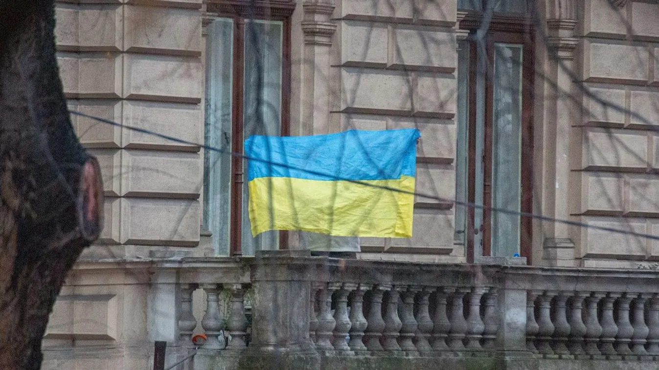 Magyar Péter március 15-én kitűzte az ukrán zászlót