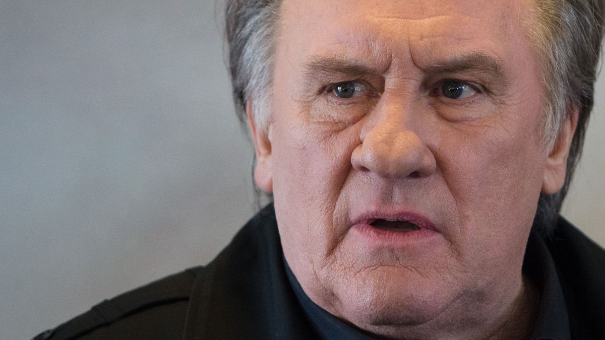 Gerard Depardieu túlsúlyával és korával védekezik a bíróságon