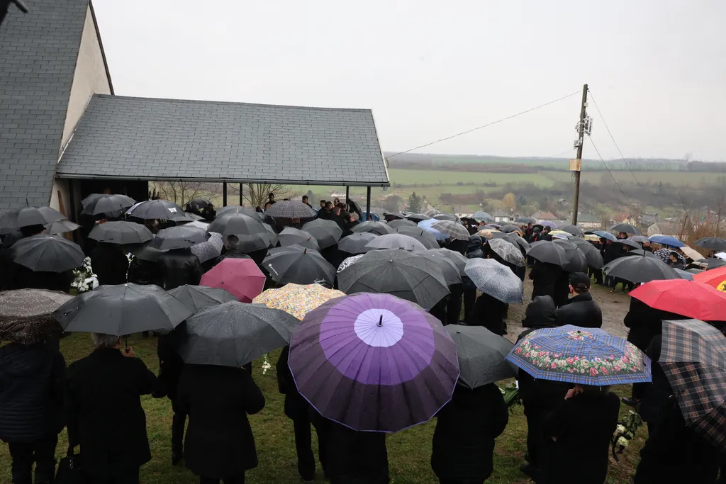 Bényi Ildikótól a hernádvécsei temetőben vettek végső búcsút