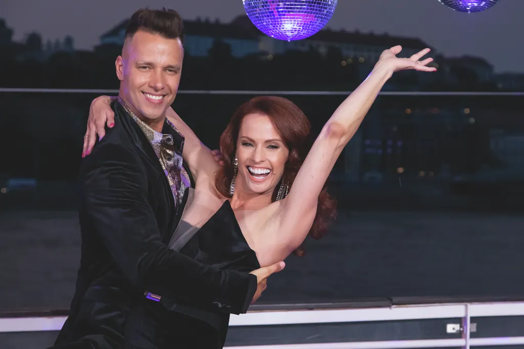 20210714 Budapest
Dancing with the Stars második évadjának versenyzői bemutatkozása.
Fotó: Máté Krisztián (MK) 
Ripost
képen: Dobó Kata színésznő partnere Köcse György táncos
