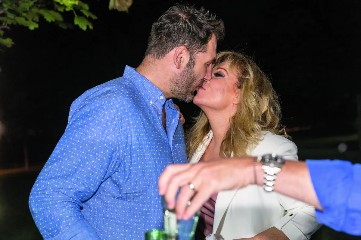 HOT! magazin hétfői feltöltés 
Liptai - Niki
Iszak - Ákos
Zsidró - felteszem én
Váczi - Ági
Baranyi - Adrián