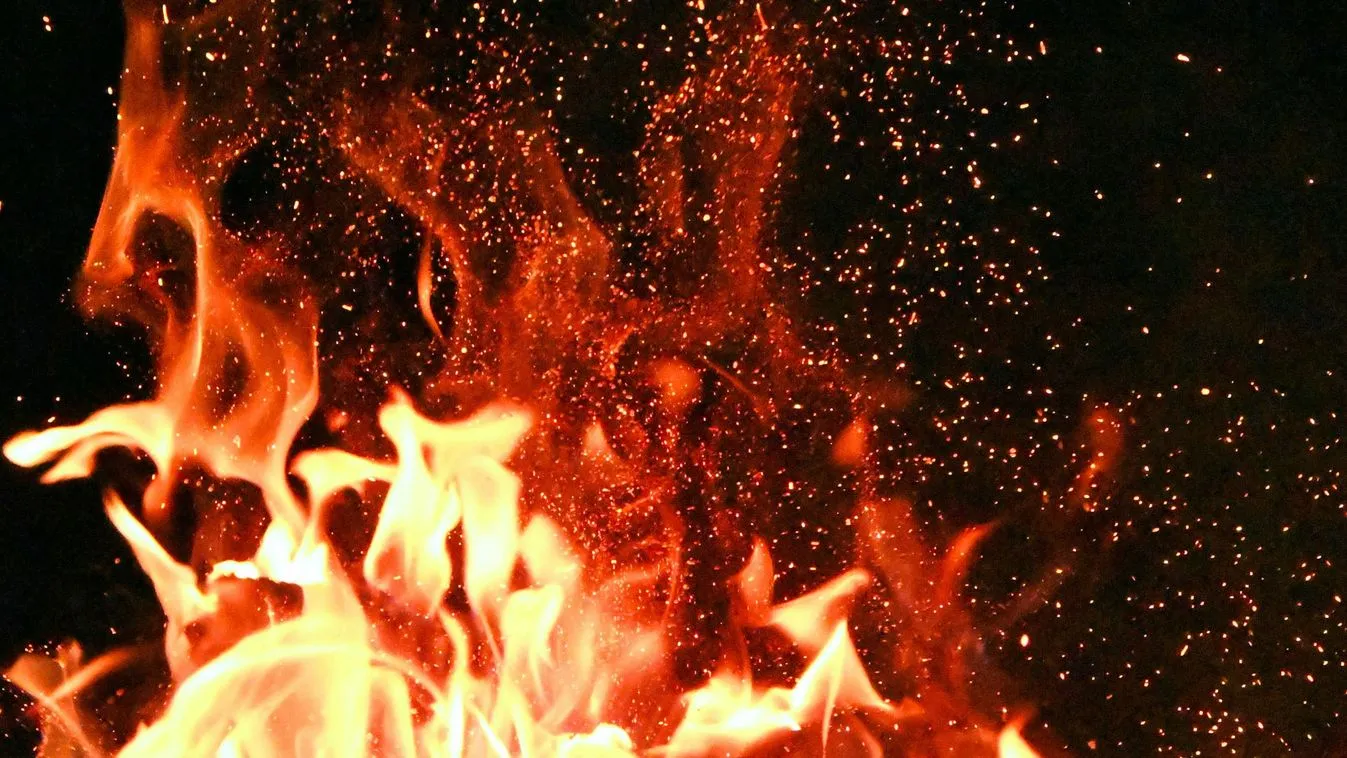 Lélekvesztve rohantak a tűzoltók: oktatási intézmény gyulladt ki Csepelen