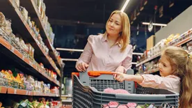 Árrésstop: mutatjuk, pontosan mennyivel lehet olcsóbb a tej, a vaj és a csirkehús március közepétől