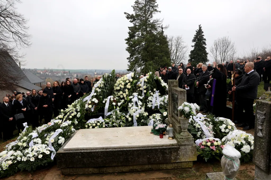BÉNYI Ildikó