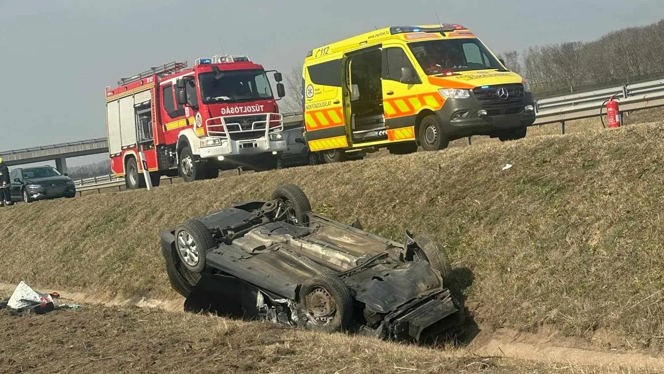 Mentőhelikopter a helyszínen: borzalmas baleset Üllőnél - sokkoló helyszíni fotók