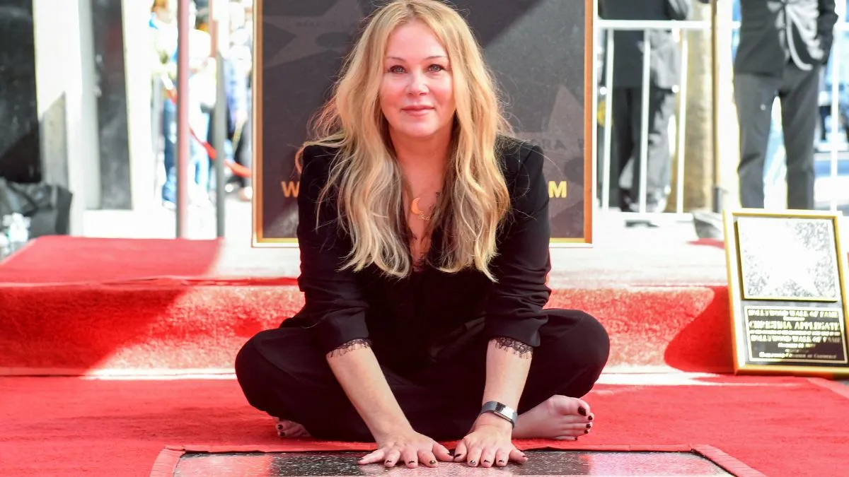 Christina Applegate-tel nem volt kegyes a sors: először 2008-ban mellrákkal kellett megküzdenie, majd 2021-ben sclerosis multiplexet diagnosztizáltak nála. Betegsége miatt abba kellett hagynia a színészkedést, már csak szinkronszerepeket vállal