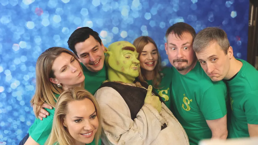 Shrek ezentúl Ember Márk hangján szólal meg