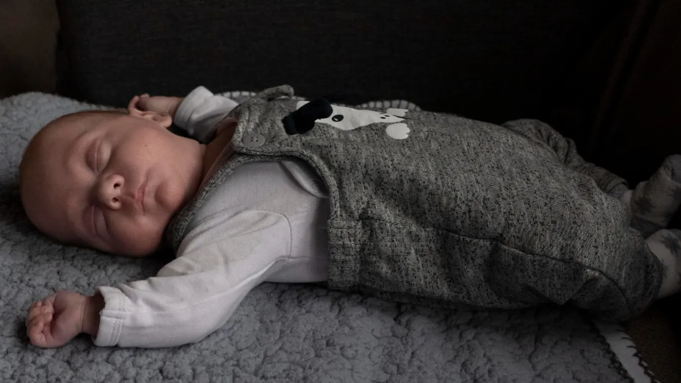 Nem alszik a babád? Próbáld ki a fényes trükköt!