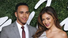 Kitálalt a szerelő, ilyen a szerelmes Lewis Hamilton