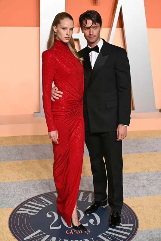 Patrick Schwarzenegger és Abby Champion elhalasztotta esküvőjét a Fehér Lótusz miatt.