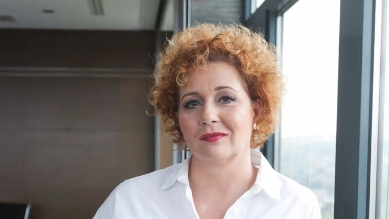 Hadas Kriszta ma ünnepelné az 54. születésnapját