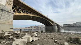 Dráma a Margit hídon: fiatal nő ugrott a Dunába