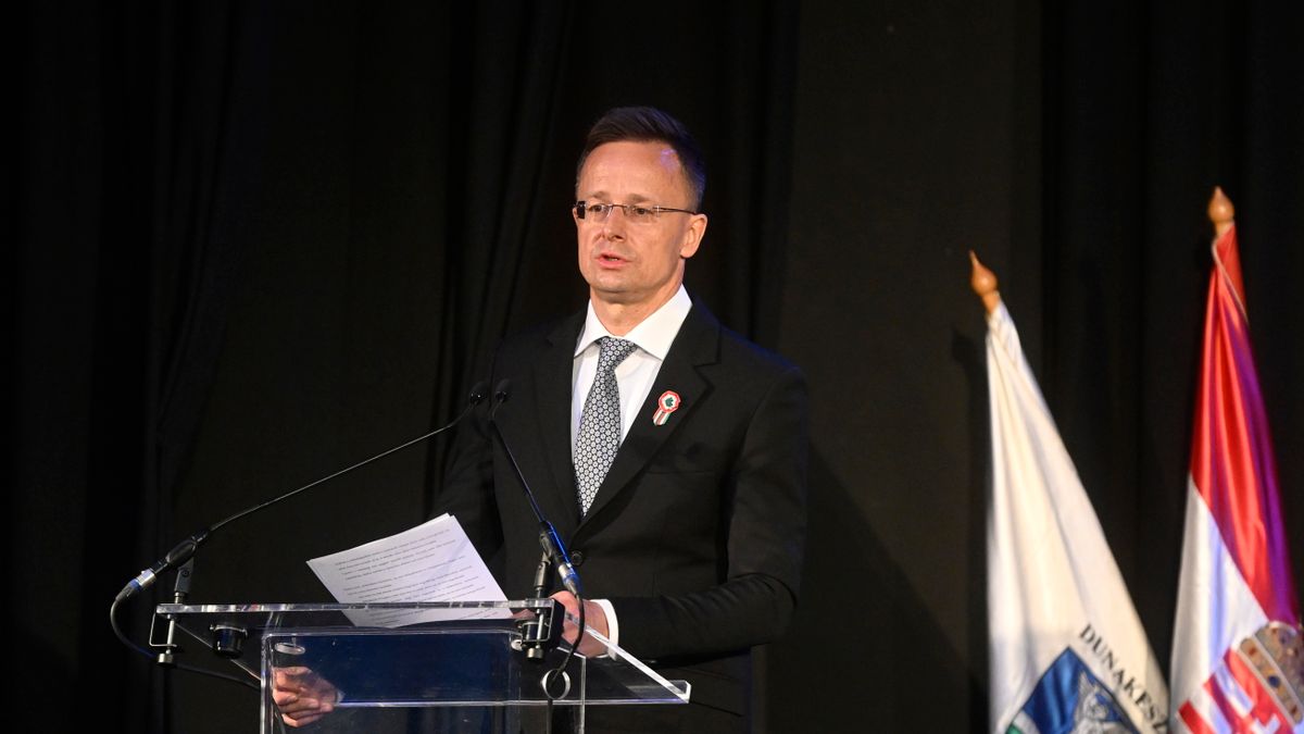 Fontos bejelentést tett Szijjártó Péter: ez minden focirajongót érinti - Videó