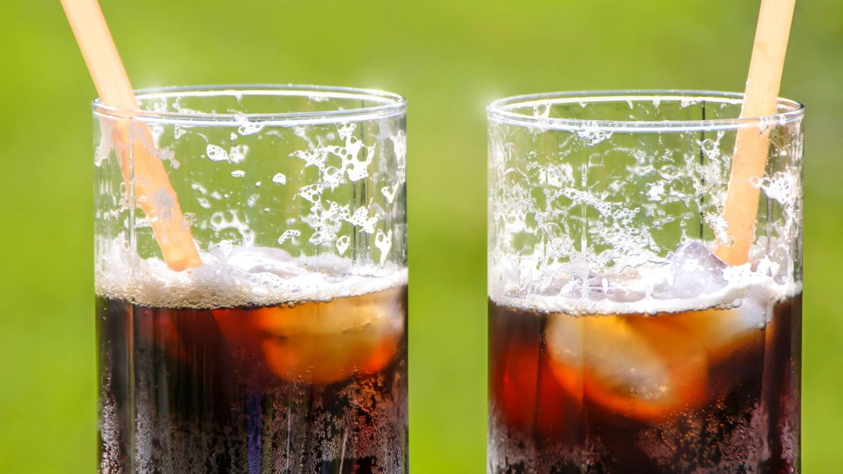 Ezt nem gondoltad volna: ennyi percet vesz el az életedből egyetlen pohár szénsavas üdítő