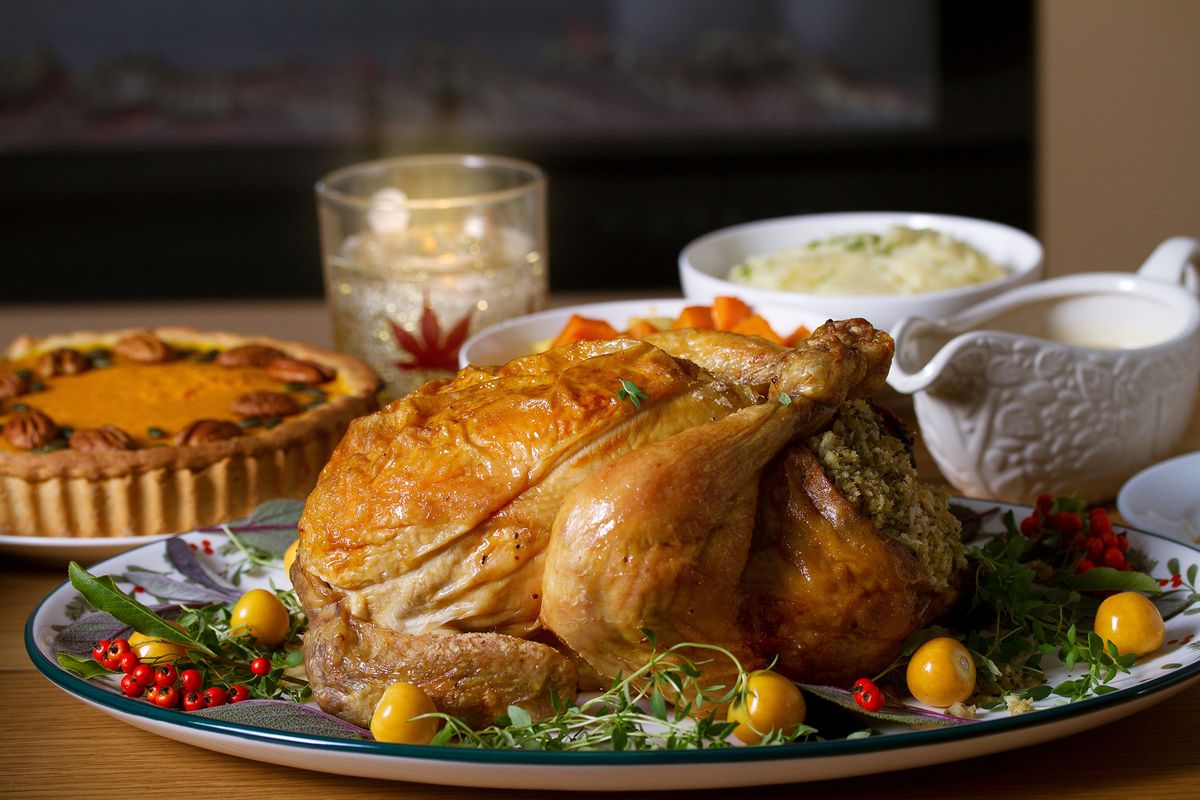 Roast,Chicken,Or,Turkey,With,Sage,Stuffing,,Pumpkin,Pie.,Thanksgiving