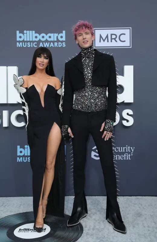 Megan Fox és Machine Gun Kelly gyermeke kislány lett. 