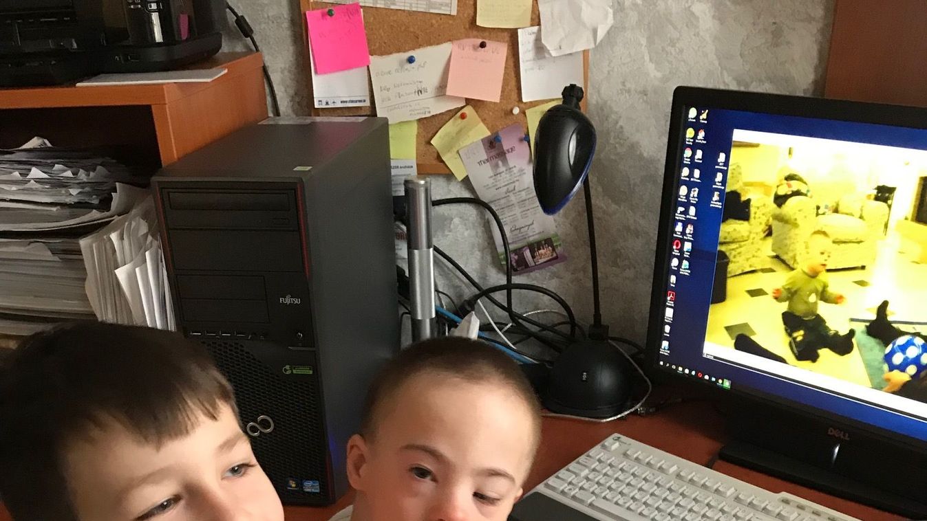 Gyere, nézzünk együtt képeket! Rólam.