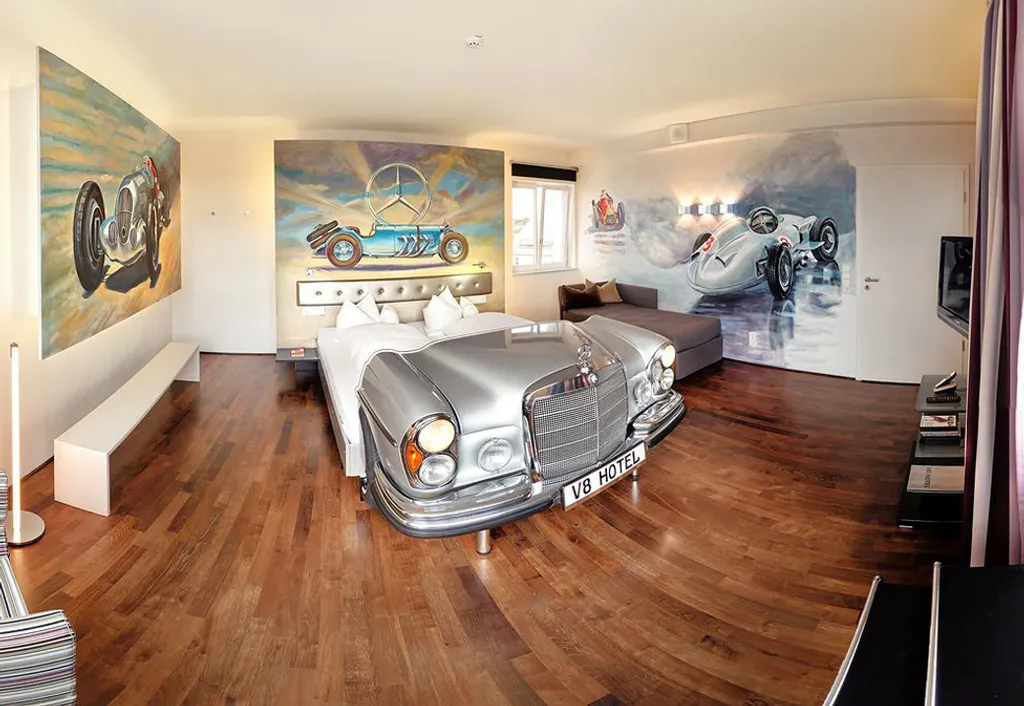 Fotó: V8 Hotel - Motorworld Region Stu / V8 Hotel 