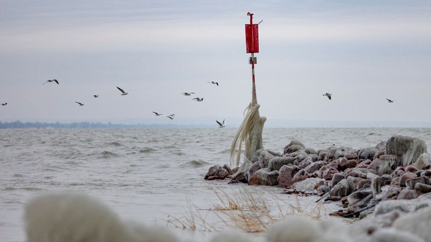 Varázslatos jégvilággá alakult a Balaton - 2024. január 9.