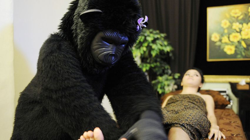 Gorilla és kígyó masszázs