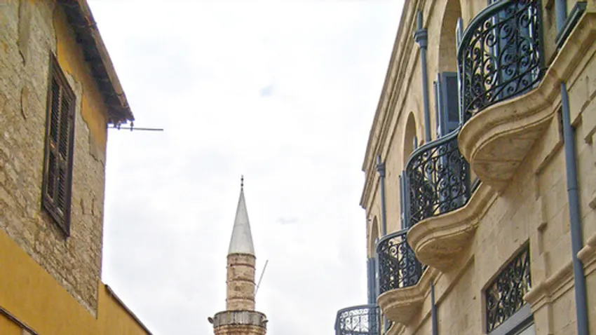 Cipruson az időben is utaztatnak