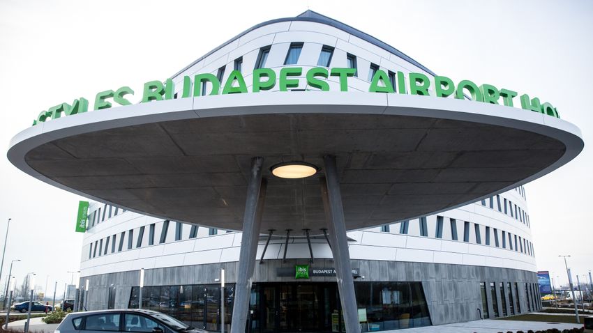 Ilyen lett a terminálkapcsolatos reptéri hotel Ferihegyen