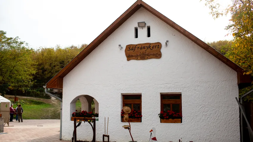 Külföldről is csodájára járnak a barlanglakásoknak