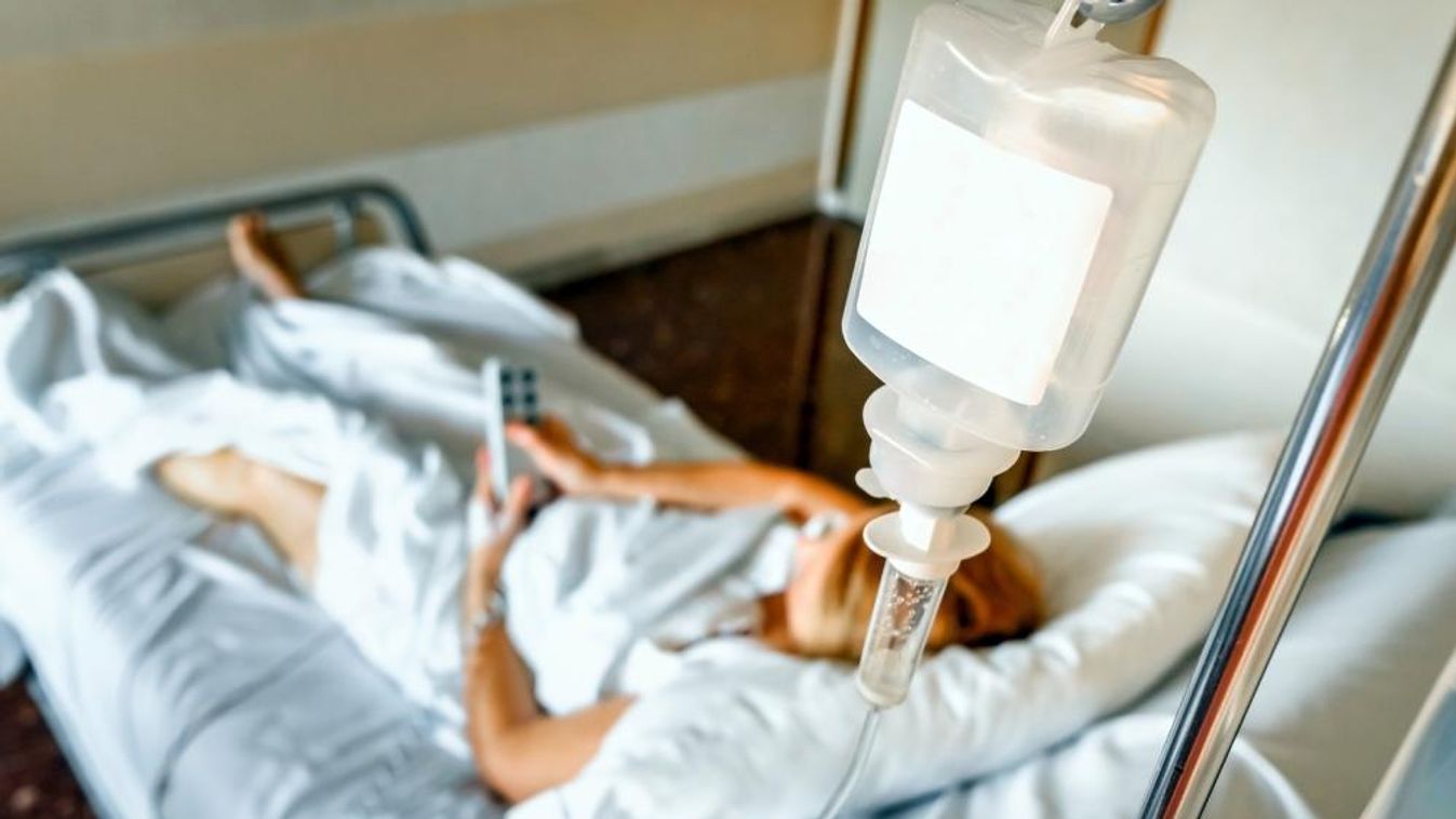A folyosón kell kipakolni a táskádat a hódmezővásárhelyi szülészeten