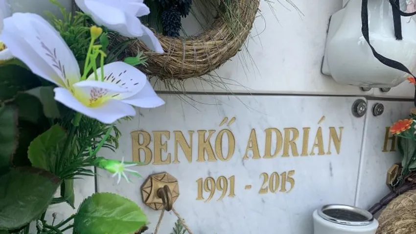 Fájó búcsú: eltemették Benkő Adriánt - Itt nyugszik az eltűnt, holtan talált fiatal