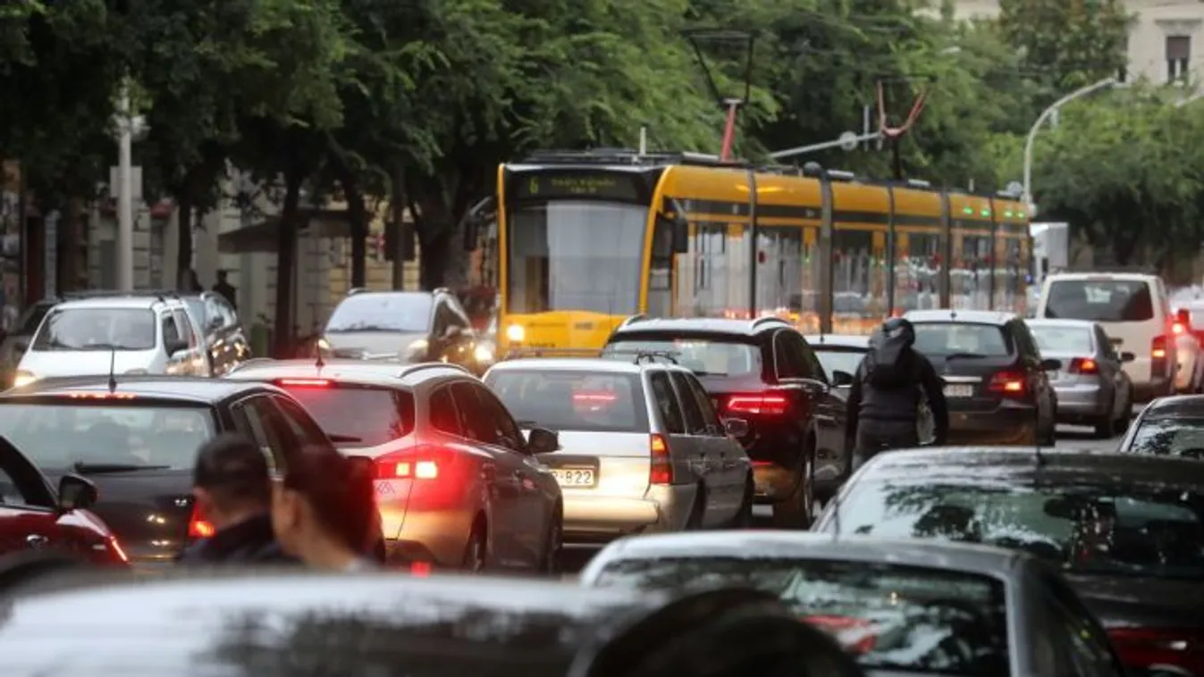 Teljesen lebénítják ma a forgalmat Budapesten: mutatjuk, hol lesznek a legnagyobb lezárások