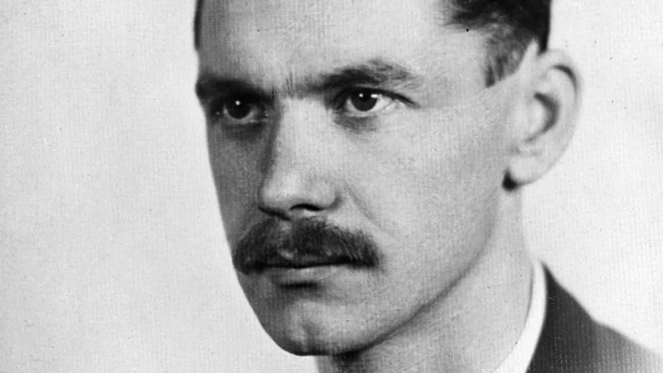 József Attila versekkel hozza lázba közönségét a Kossuth díjas színművész