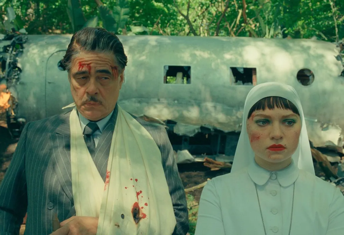 Gábor Zsazsa, 2025 - The Phoenician Scheme - Movie Set