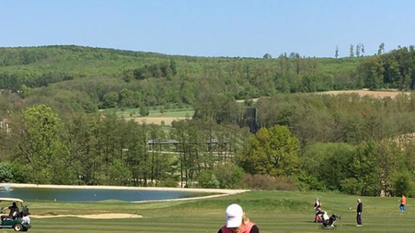 Golf a Balatonnál