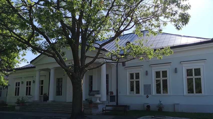Járja be a Szirmay–Waldbott-kastély termeit!