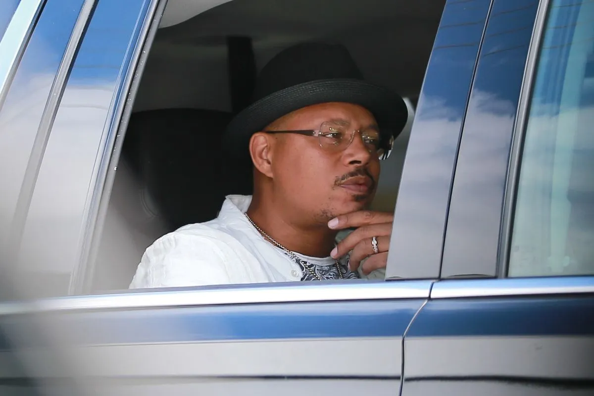 Terrence Howard, *EXCLUSIVE* Terrence Howard stops by Fatburger for some grub