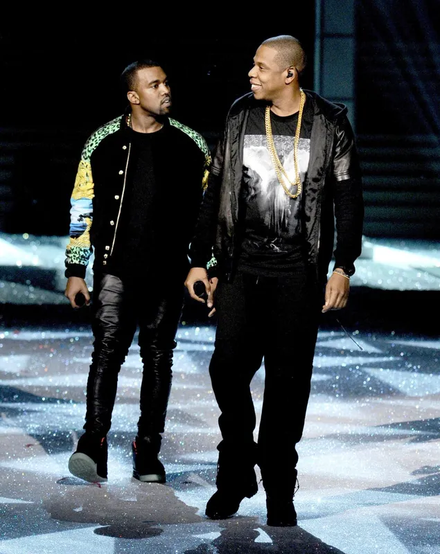 Kanye West bocsánatot kért Jay-Z-től, majd ismét beszólt. 